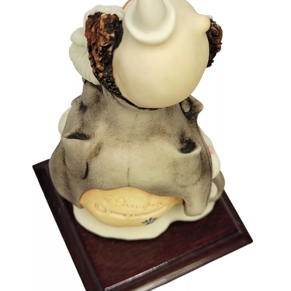 Giuseppe Armani Vintage Clown
Sitting on a Balloon Porcelain Figurine - Picture 8 of 8